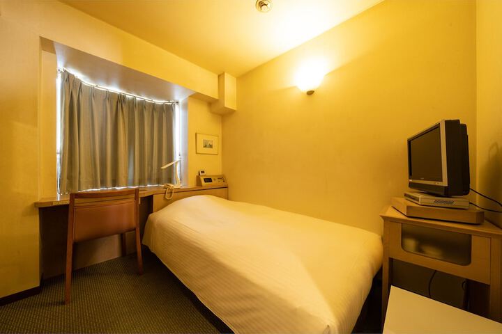 Room 15 of 51
