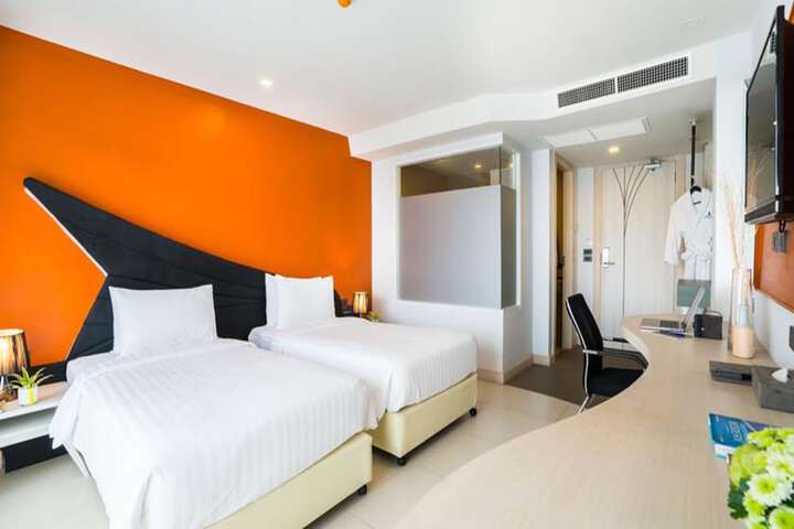 Room 12 of 121