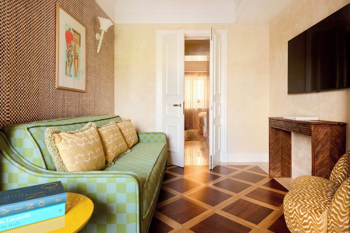 Room 41 of 76