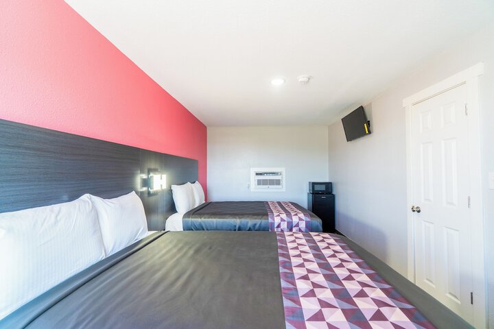 Room 44 of 79