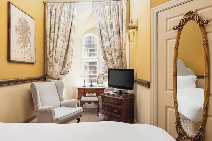 Room 41 of 84