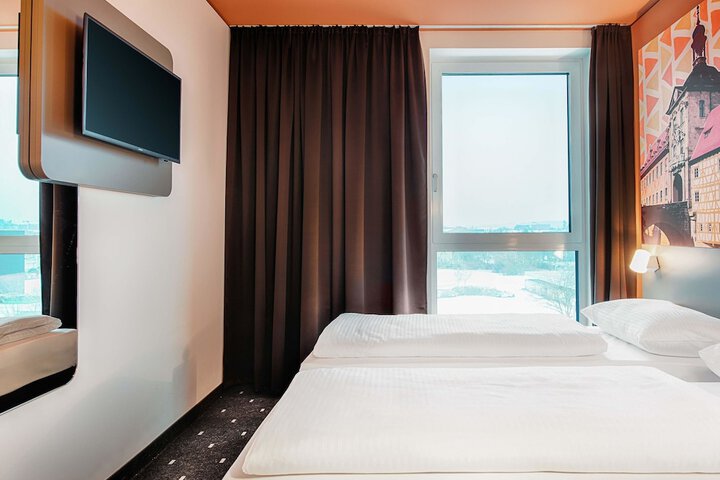 Room 5 of 26