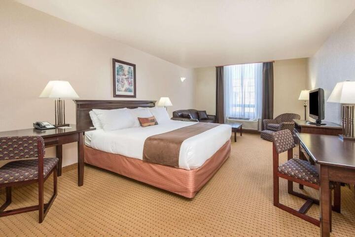 Room 10 of 35