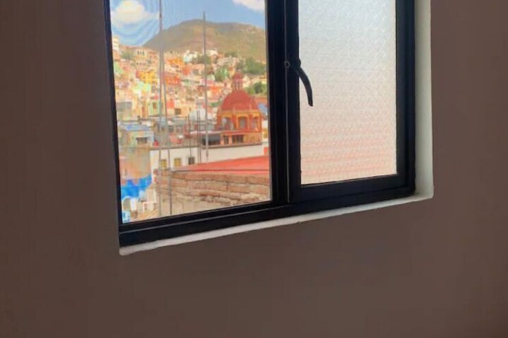 Room 16 of 34