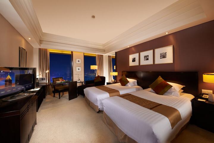Room 8 of 40
