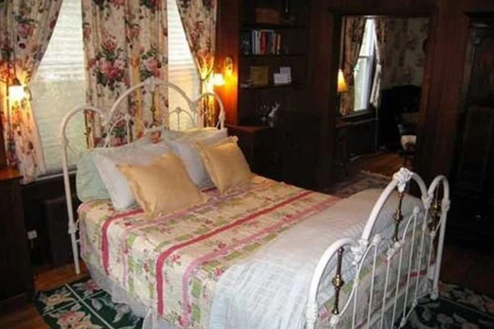 Photo of Alexander Hamilton House