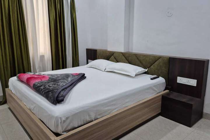 Room 30 of 42