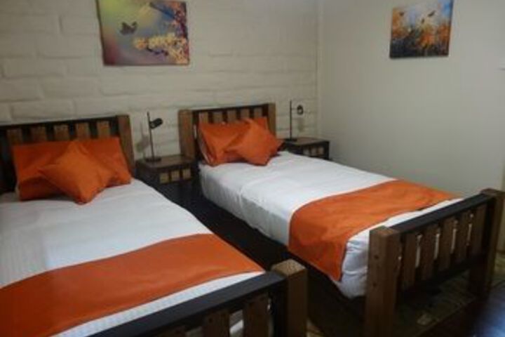 Room 7 of 16