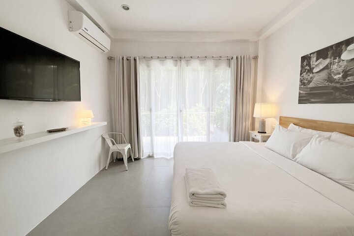 Room 22 of 102