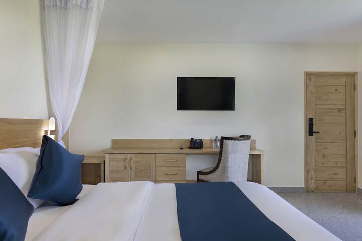 Room 13 of 25