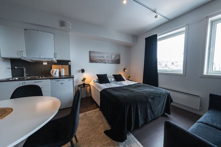 Room 10 of 37