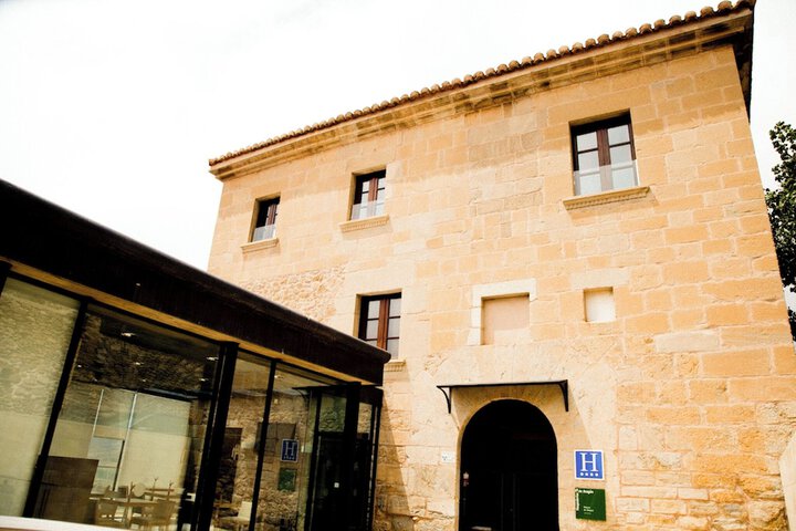 Exterior of Hotel Hospedería Palacio de Allepuz