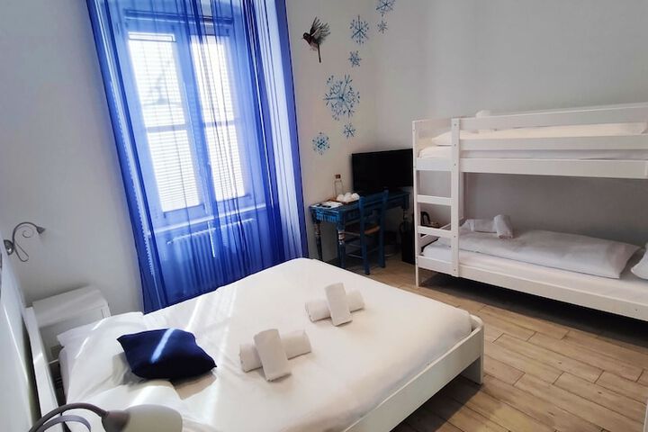 Room 8 of 22