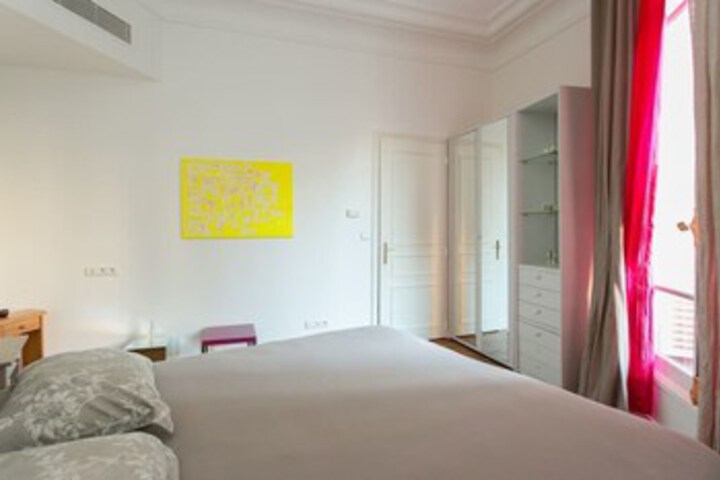 Room 6 of 24