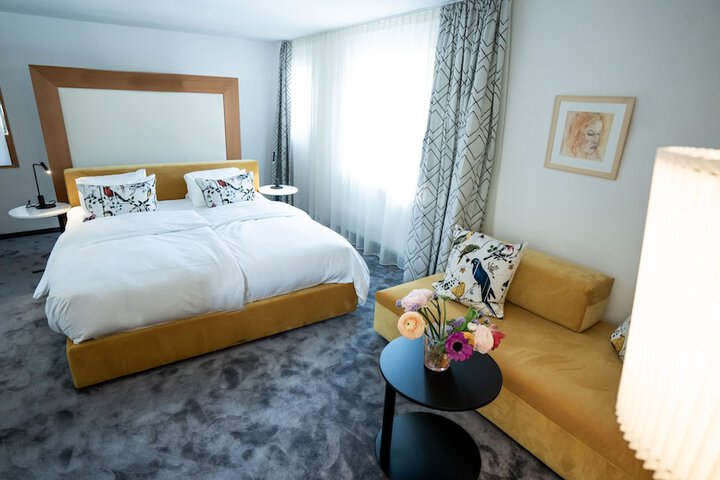 Room 6 of 34