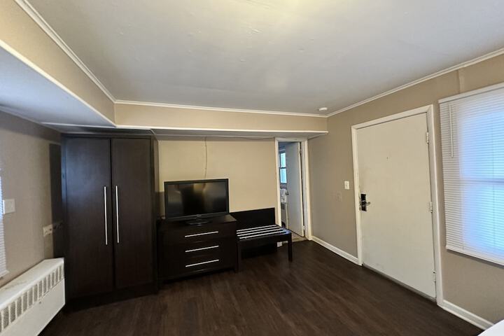 2 Queen Beds (3 of 8)