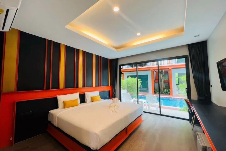 Room 12 of 42