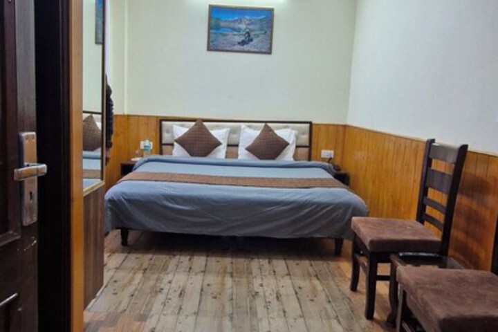 Room 5 of 26