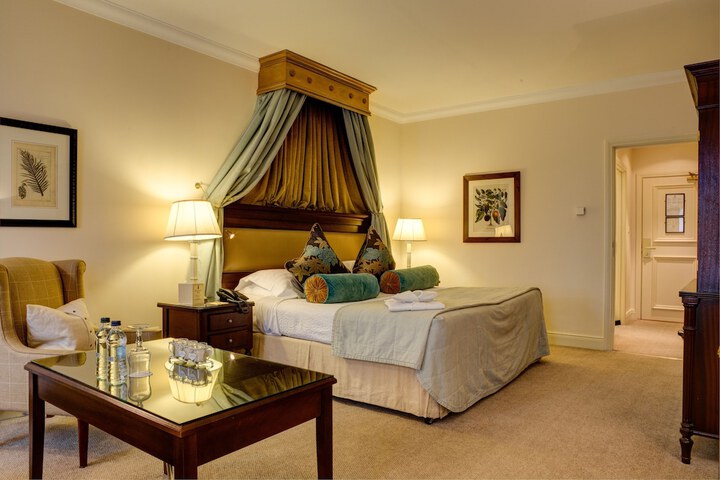 Room 3 of 43