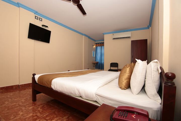 Room 11 of 25
