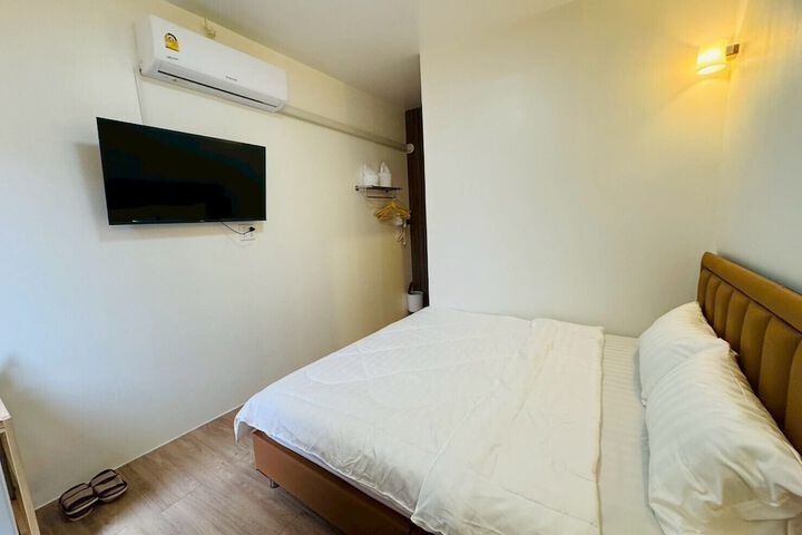 Room 13 of 36