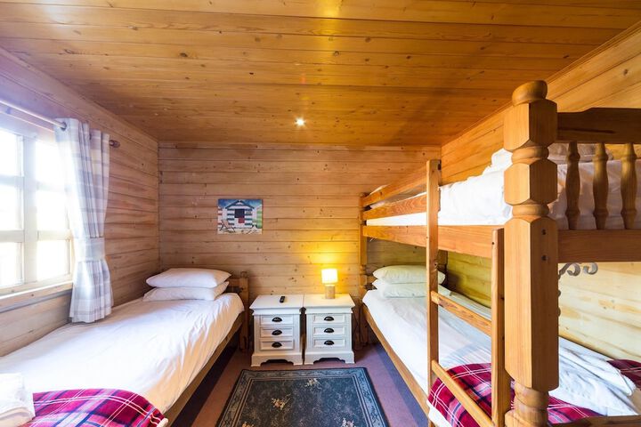Room 27 of 150