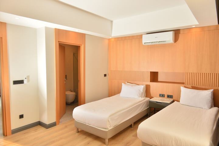 Room 25 of 81