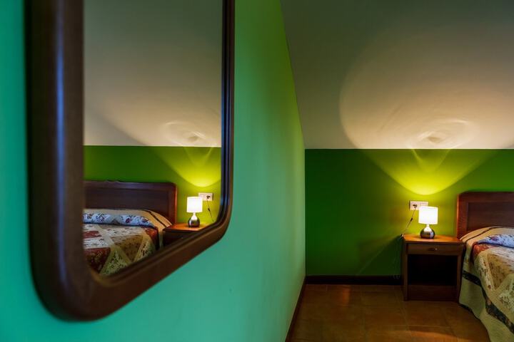 Room 8 of 50