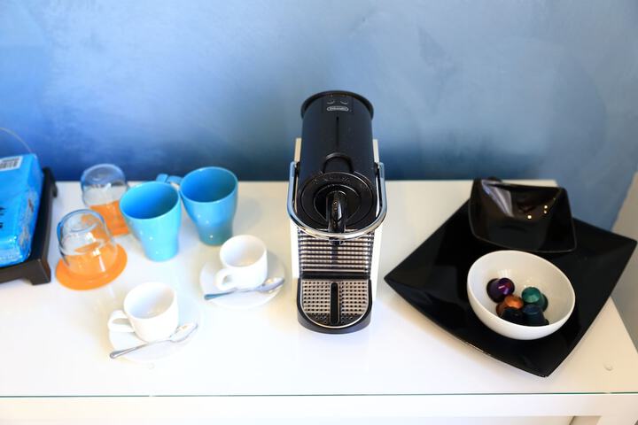 Breakfast/Coffee Service 72 of 155