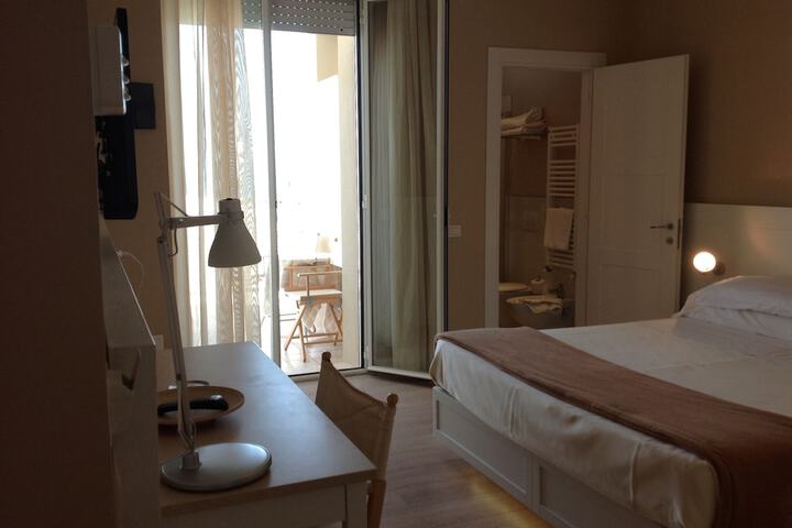 Room 10 of 39