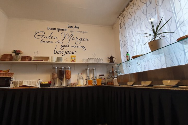 Dining 77 of 91
