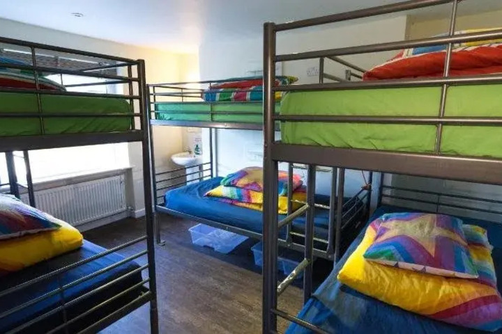 Room 5 of 15