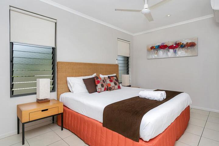 Room 2 of 7