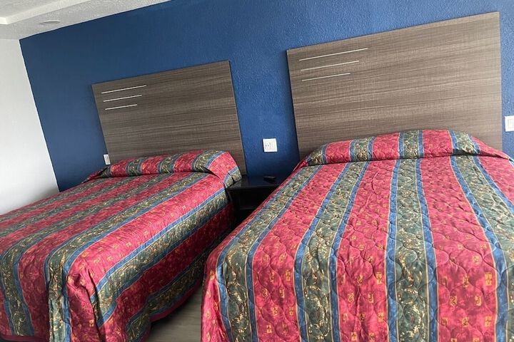 Room 11 of 17