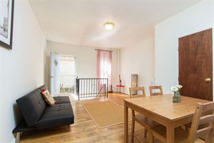 Room 4 of 23