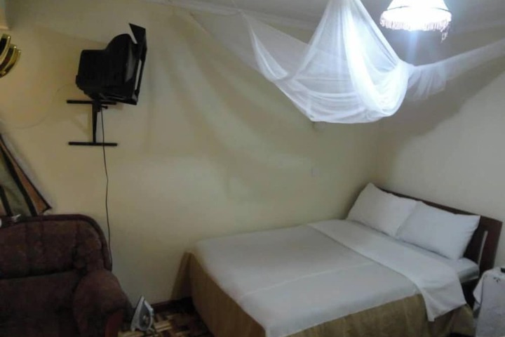 Room 2 of 44