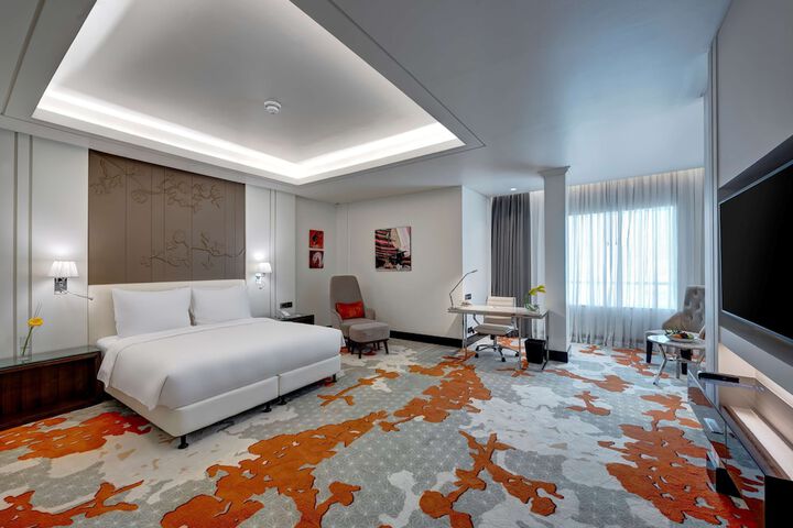 Room 15 of 95