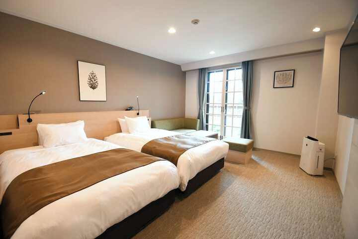 Room 18 of 48