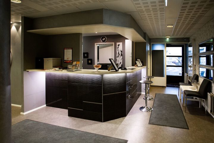 Entrance & Lobby