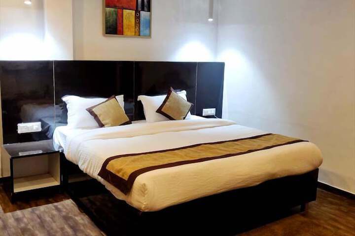 Room 6 of 7
