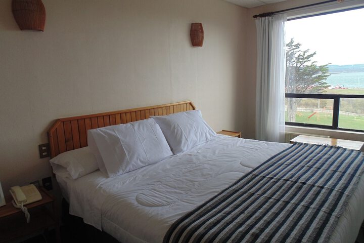 Room 8 of 80