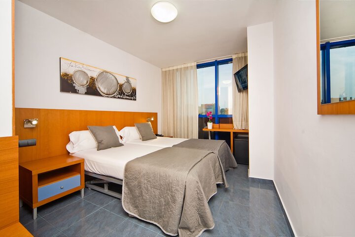 Room 2 of 42