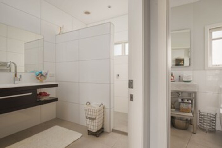 Room 6 of 57