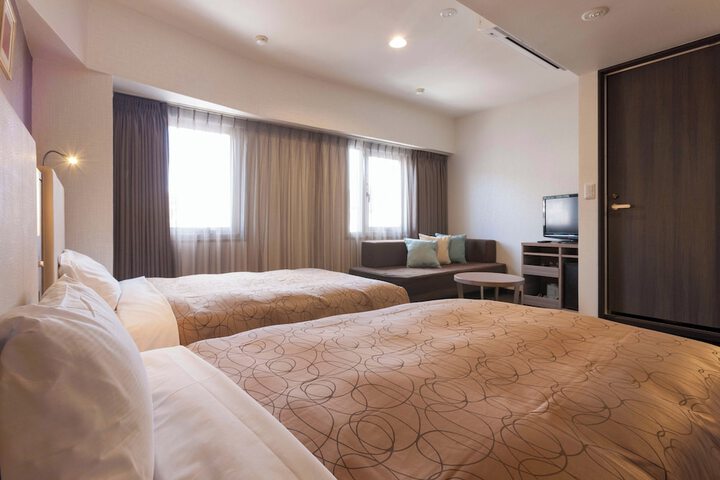 Room 22 of 40