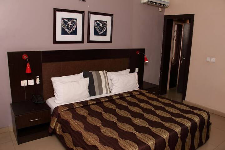 Room 7 of 24