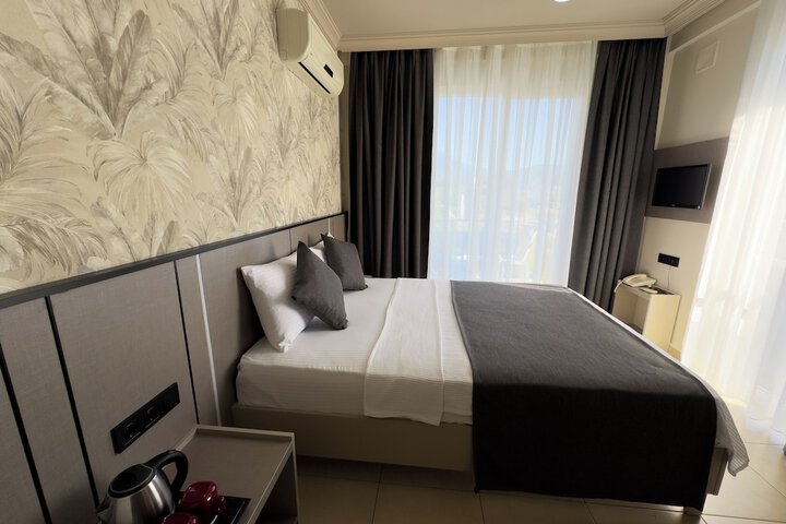 Room 10 of 64