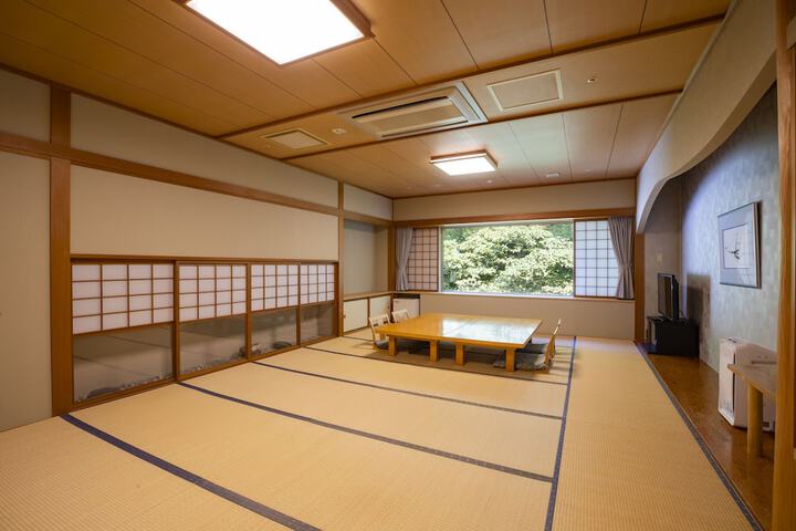 Room 48 of 240