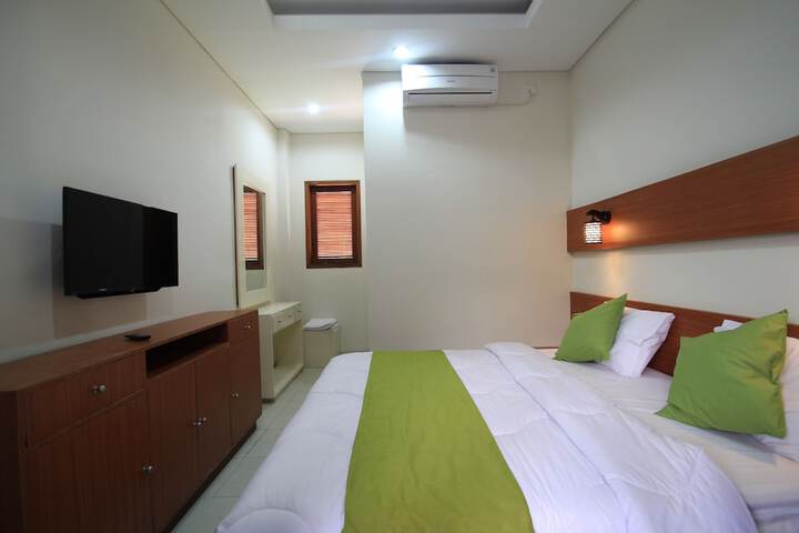 Room 8 of 37