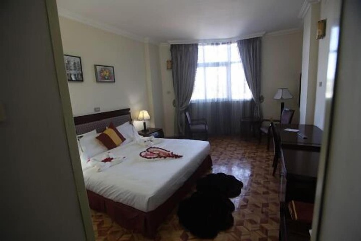 Room 8 of 31
