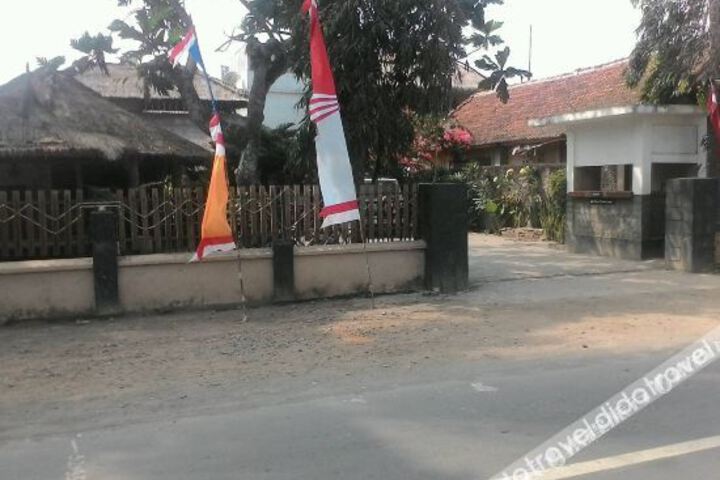 OYO 954 Family House Lombok Hotel